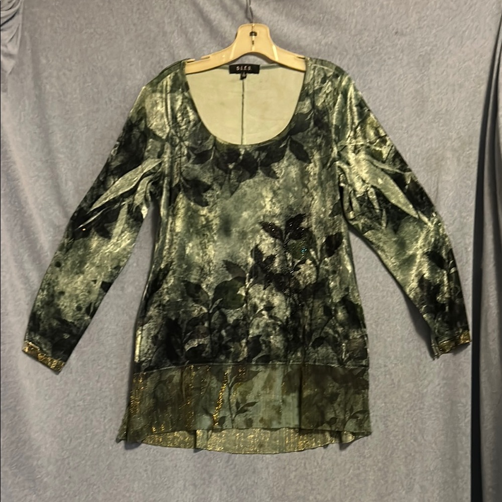 B.L.E.U. Green and Black Graphic velvet Long Sleeve Tunic size large EUC